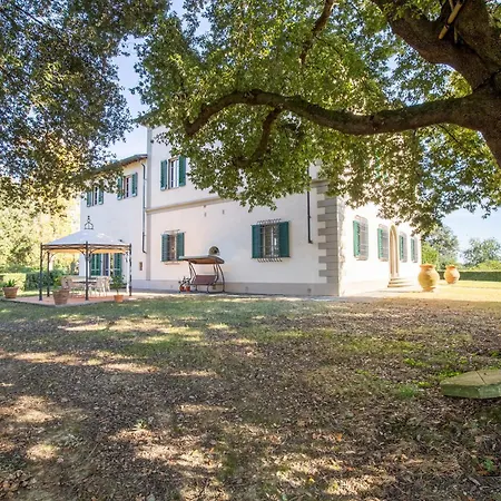 Eighteenth-century Tuscan Tricolle Villa Ponte a Cappiano